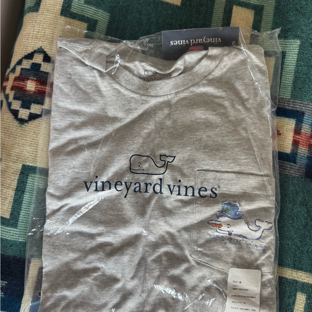 Vineyard Vines Christmas Heather Gray Tee with Whale Graphic